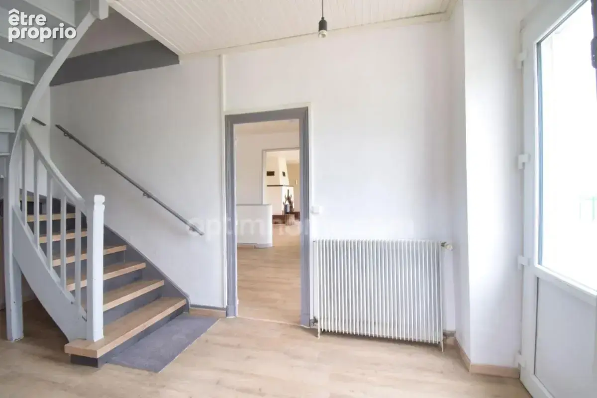*** exclusivite *** propriete rare : maison dependances et terrain *** saint-jean-d'heurs 63190 *** - photo 2