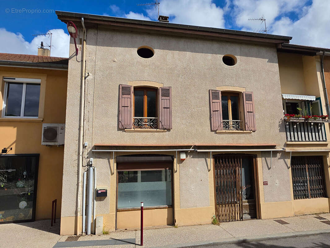 Maison à SAINT-SIMEON-DE-BRESSIEUX