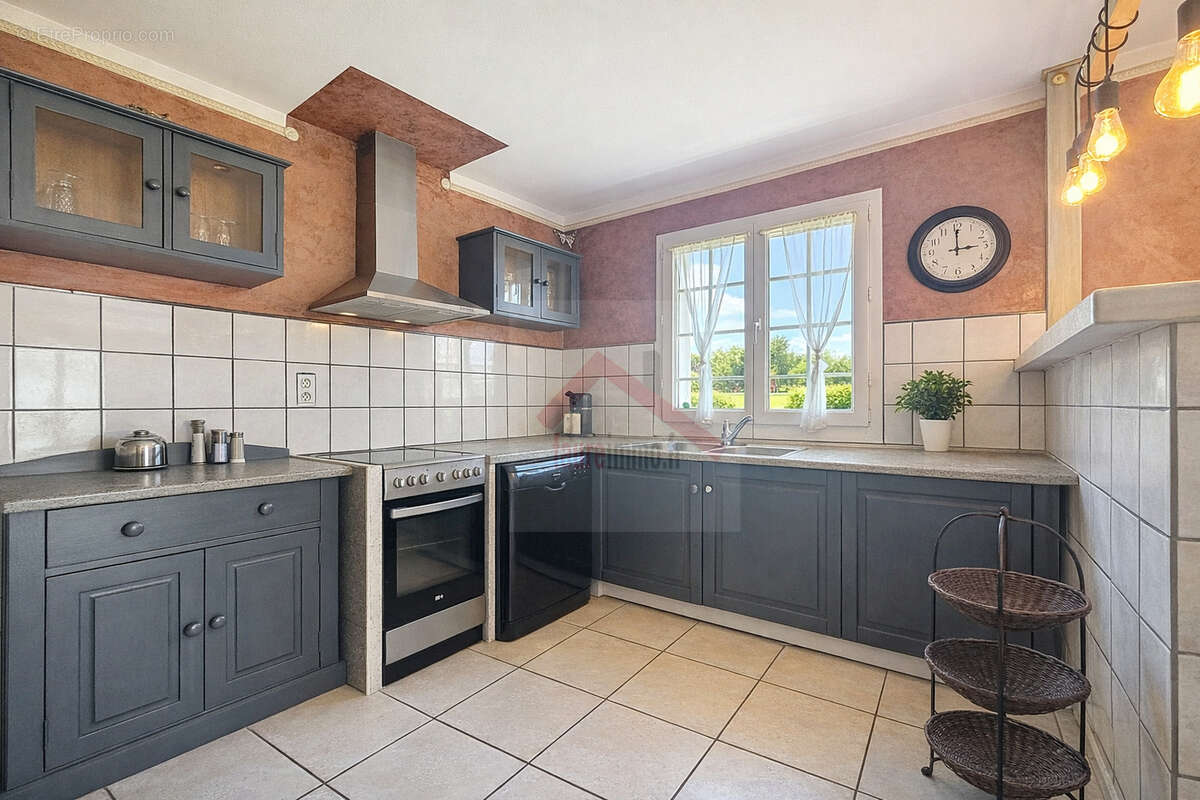 Maison à DAMPNIAT