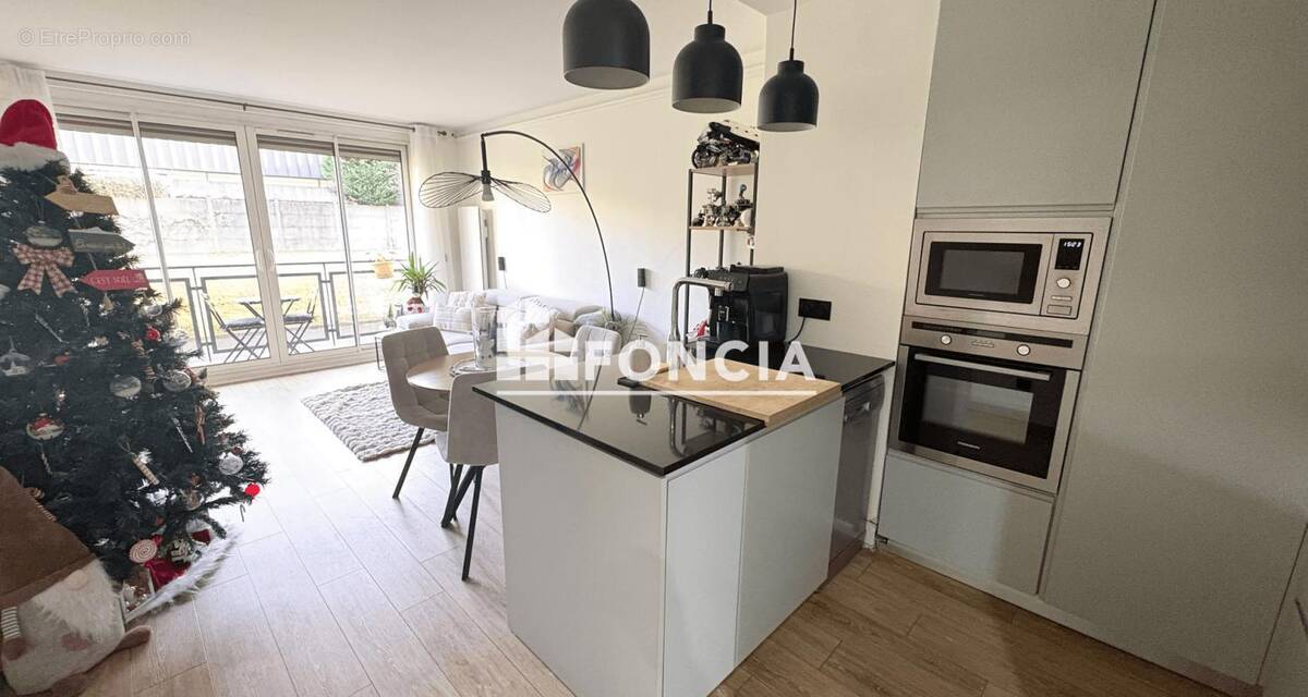 Appartement à FRESNES