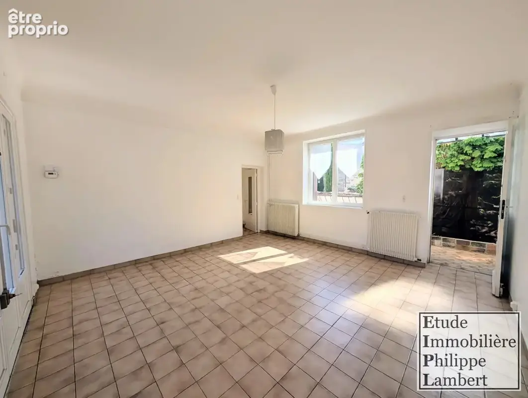 - Maison ancienne avec jardin et cour- - photo 8