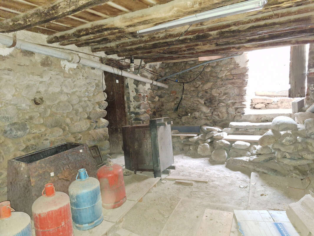 A finestret, maison de village sud 2 faces avec cour dans un cadre nature - photo 15