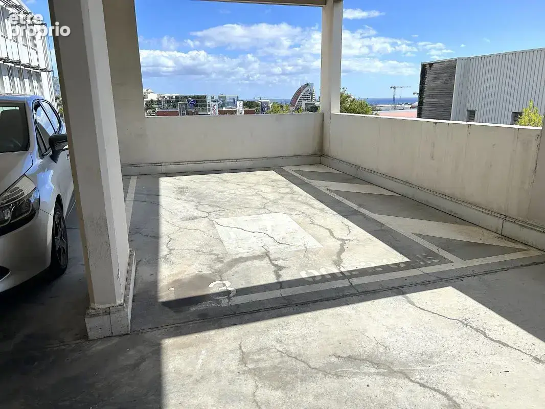 A acheter - bureaux avec 7 stationnements - photo 11