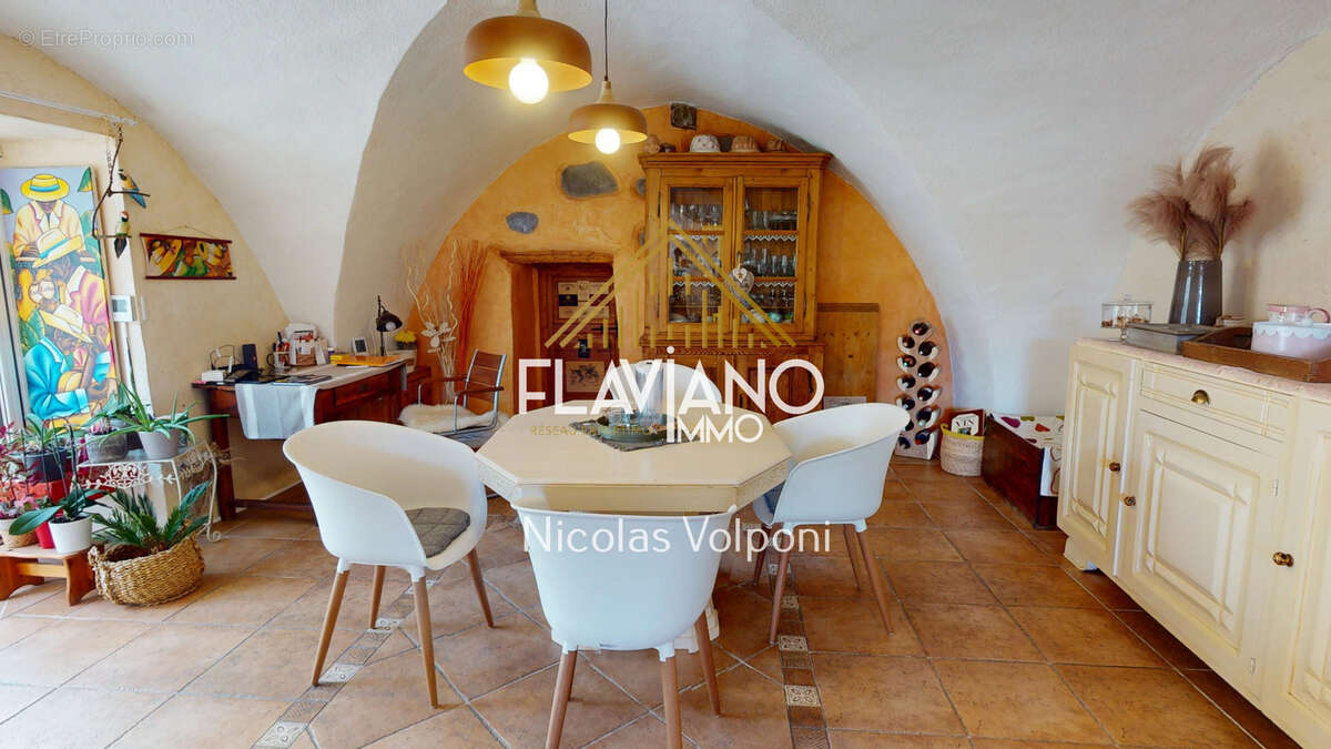 Maison à JAUSIERS
