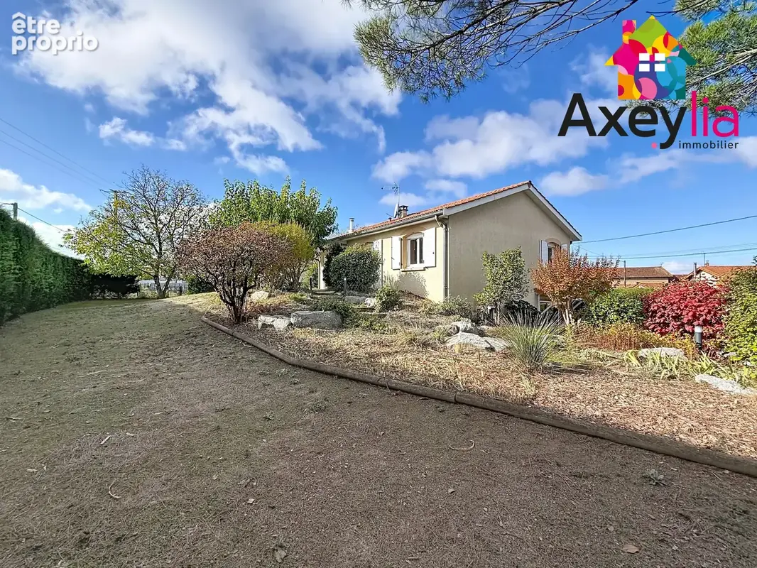 A vendre - virigneux - maison familiale de plain-pied avec sous-sol aménagé, grand terrain arboré et piscine h - photo 3