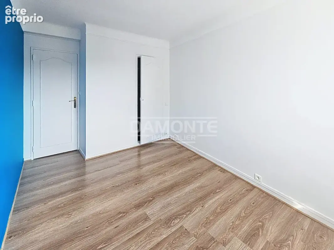Appartement T3   52,23 m2   2 chambres   Dernier étage - photo 6