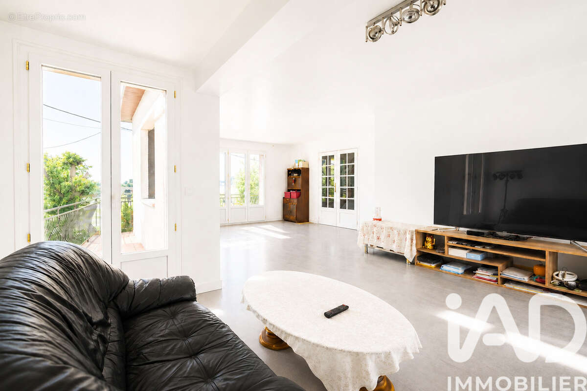 Photo 4 - Maison à MARLY-LA-VILLE