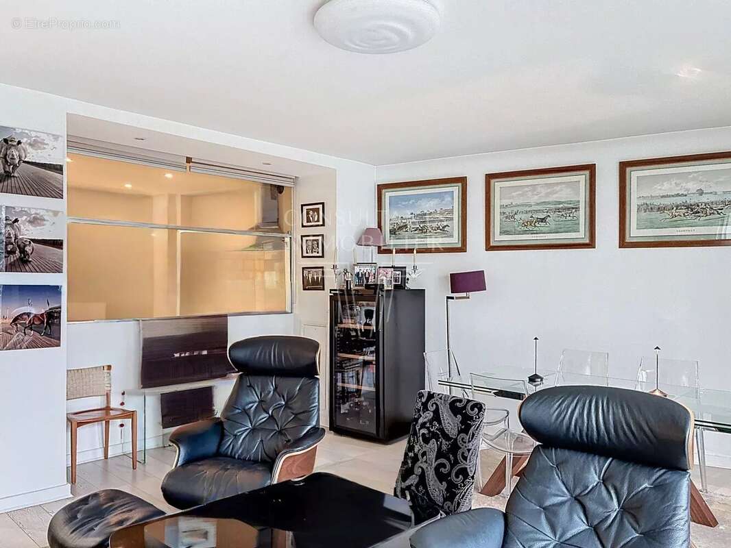 Appartement à NEUILLY-SUR-SEINE