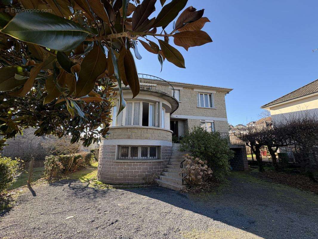 Maison à OBJAT