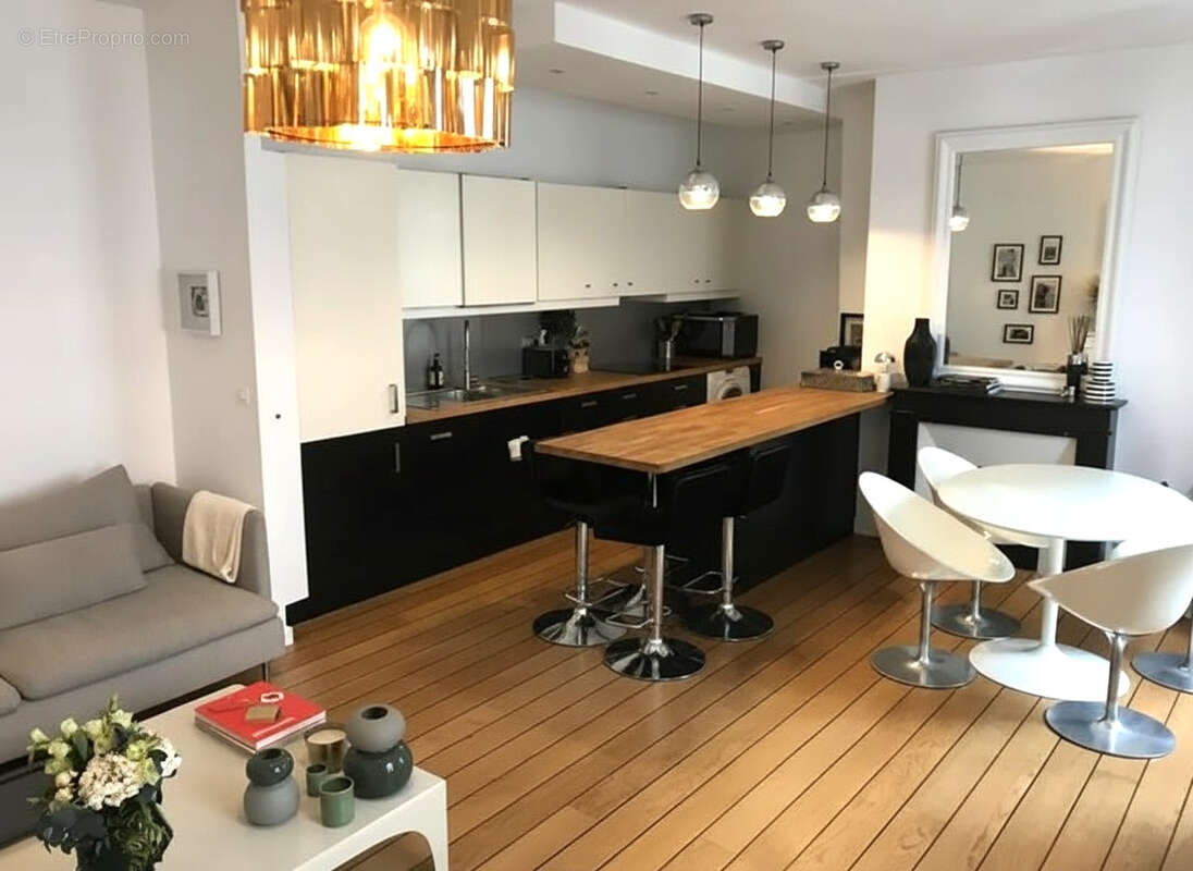 Appartement à PARIS-16E