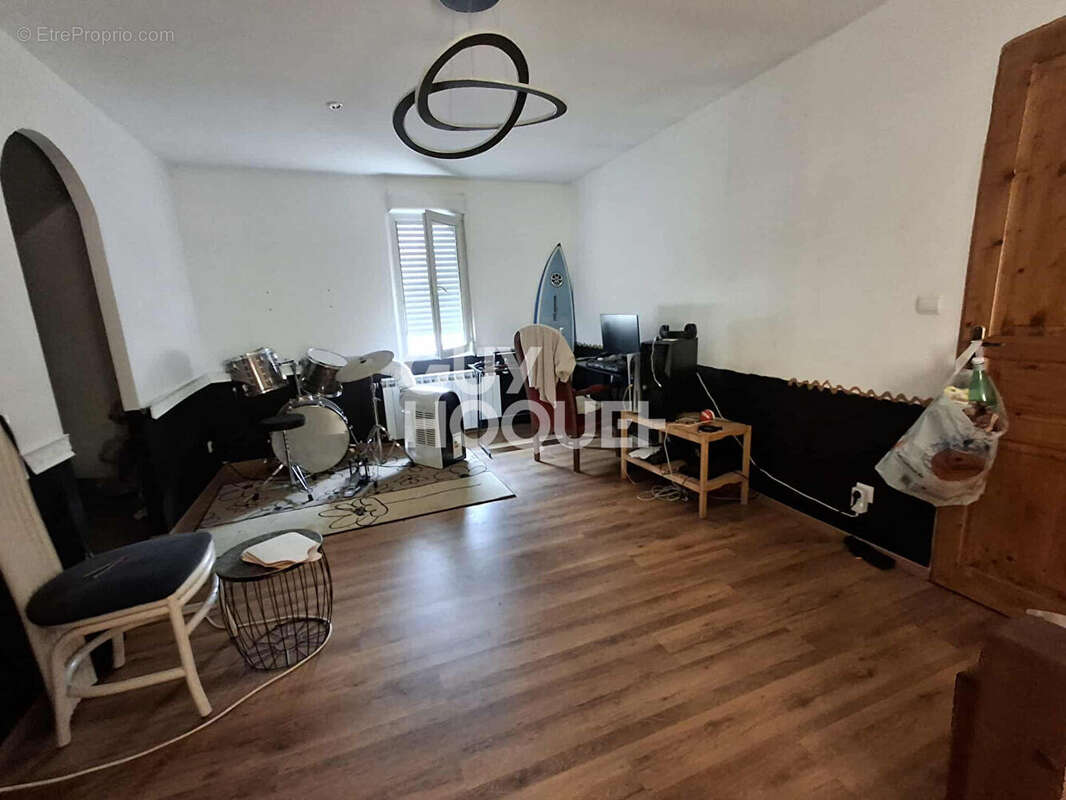 Maison à CRECY-SUR-SERRE