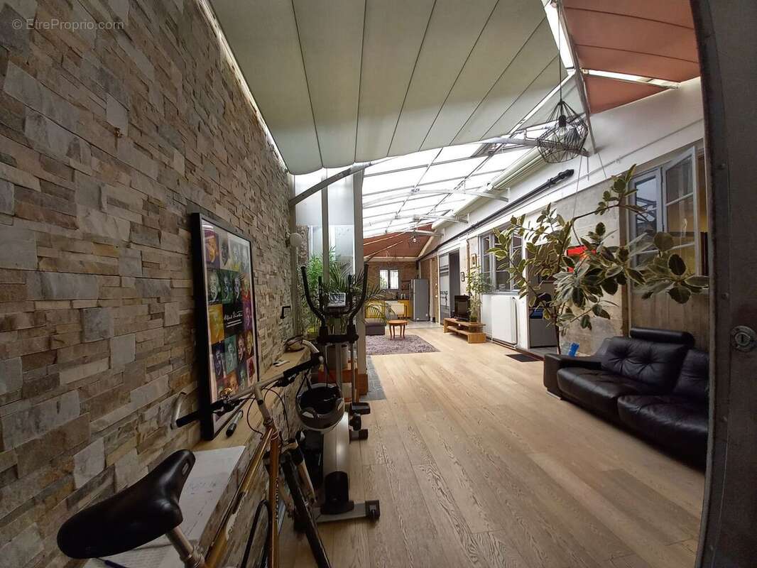 Commerce à PARIS-10E