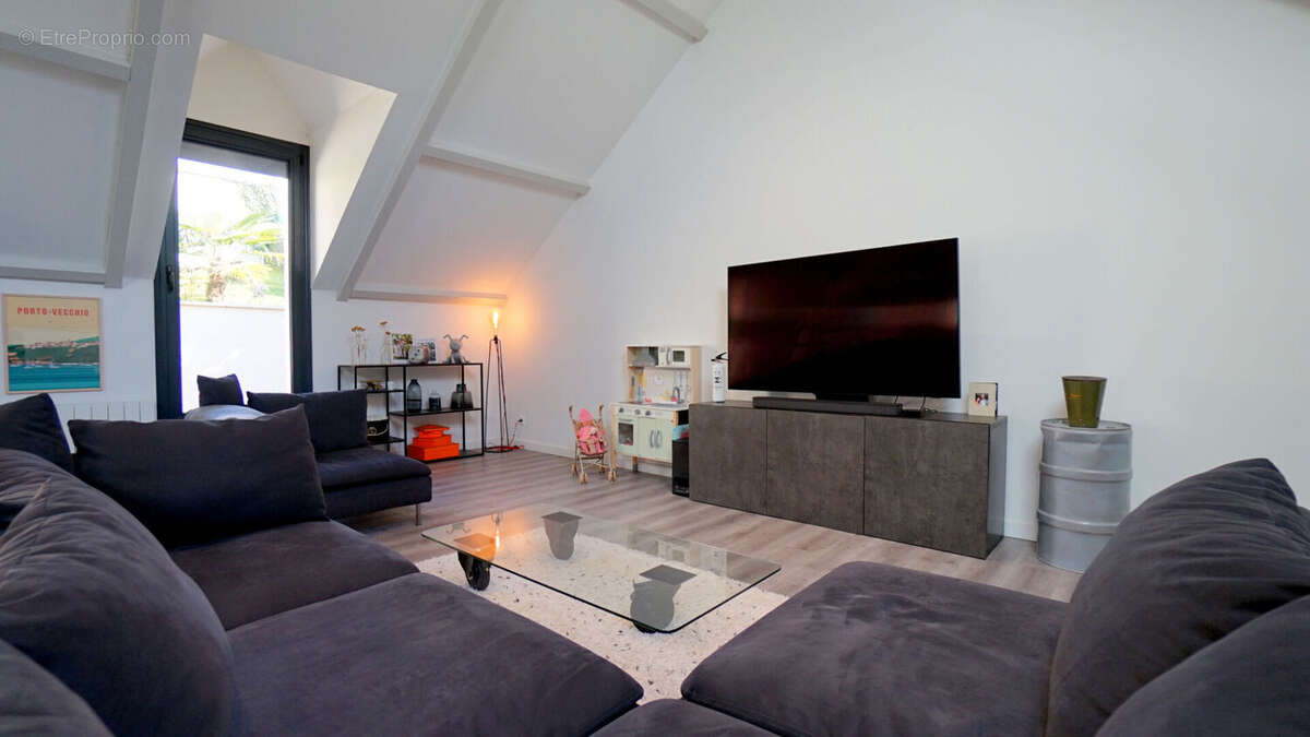 Maison à MEZY-SUR-SEINE