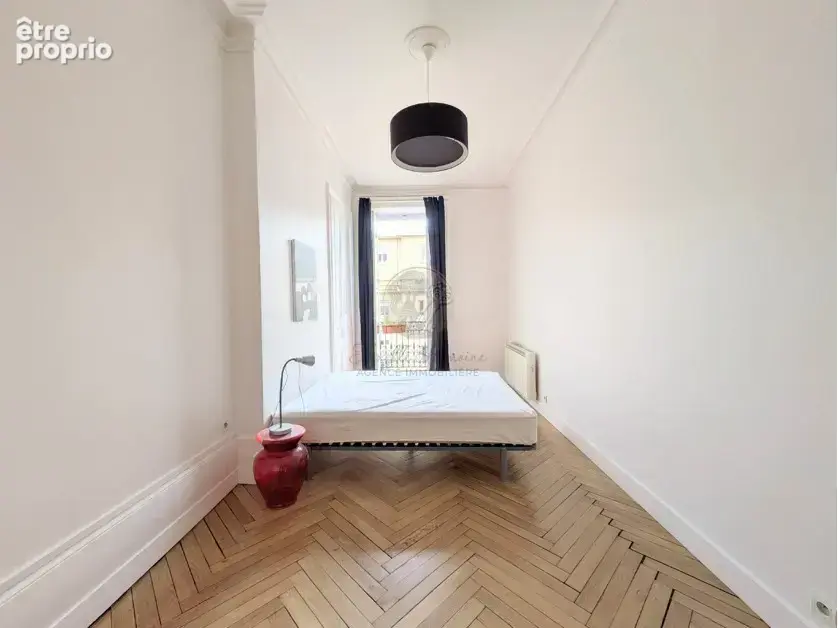 Appartement d’exception, cachet ancien sublimé, balcon plein Ouest, immeuble Haussmannien de standing - photo 10