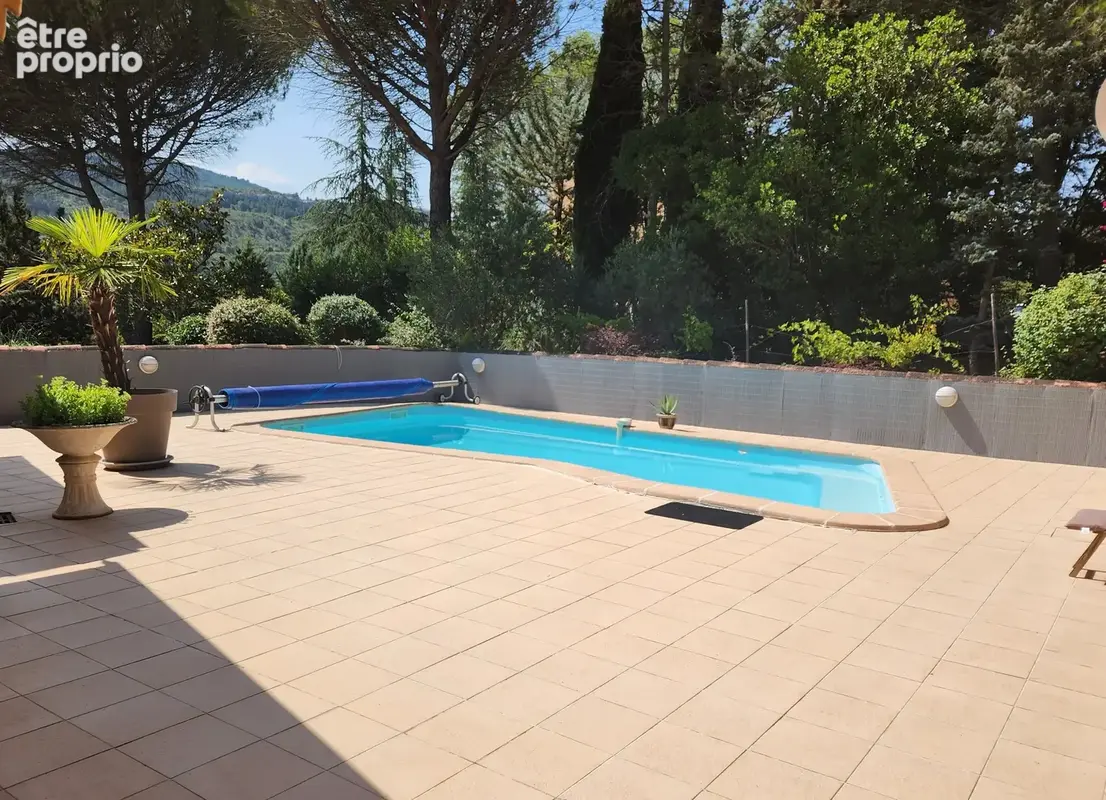Belle Propriété Indépendante de 5 Chambres Avec Piscine, Vues et Garage - photo 25