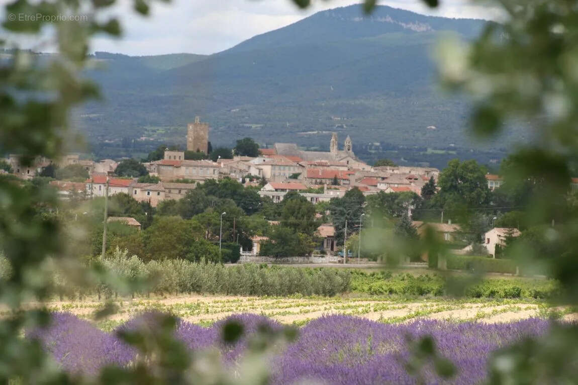 Terrain à VALREAS