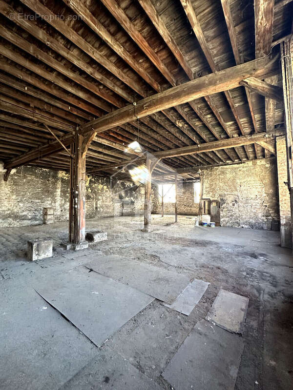 Autre à MONTEREAU-FAULT-YONNE