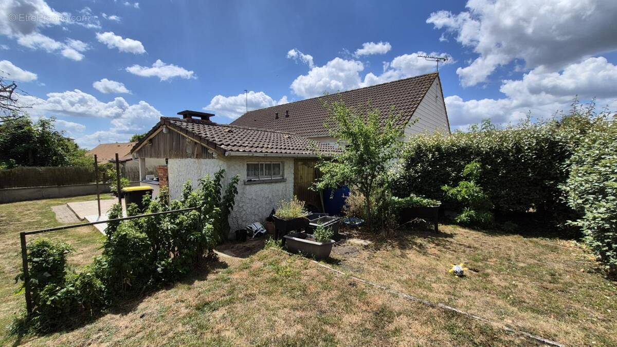Maison à CERANS-FOULLETOURTE