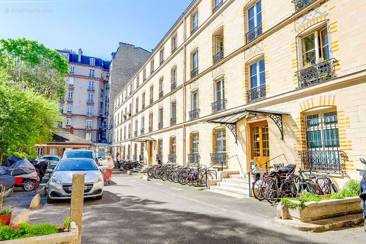 Appartement à PARIS-14E