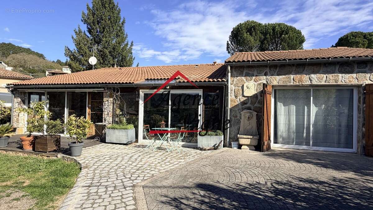 Maison à SAINT-AMBROIX