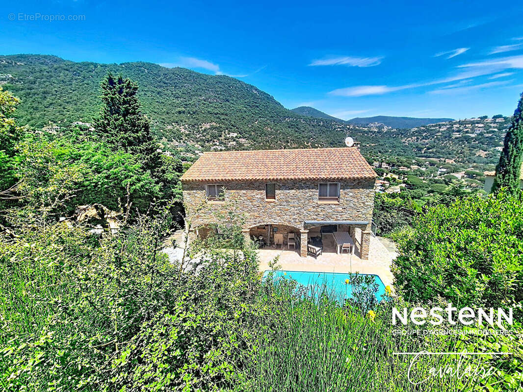 Villa de caractère de 5 chambres avec piscine, dans un environnement privilégié avec accès par funiculaire privé - photo 4
