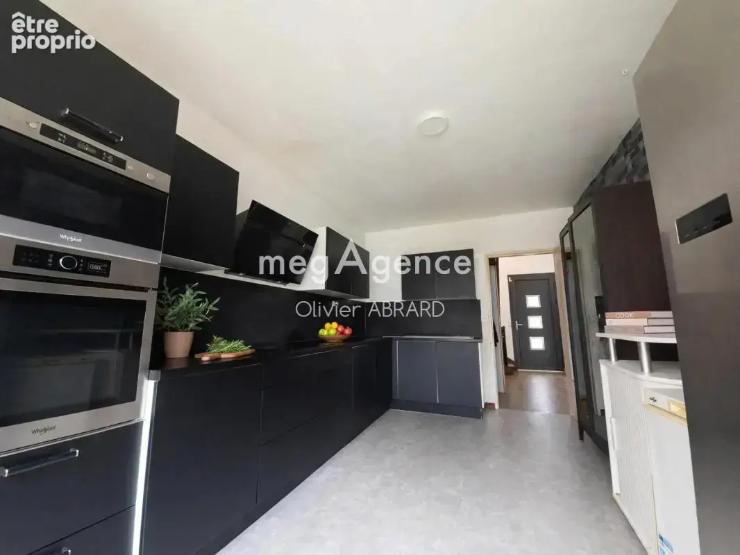 Maison bourg 202 m2 4 chambres terrain 606 m2 - photo 4