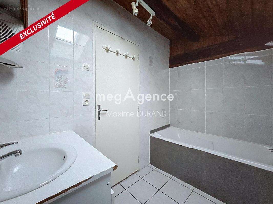 Appartement à TREMENTINES