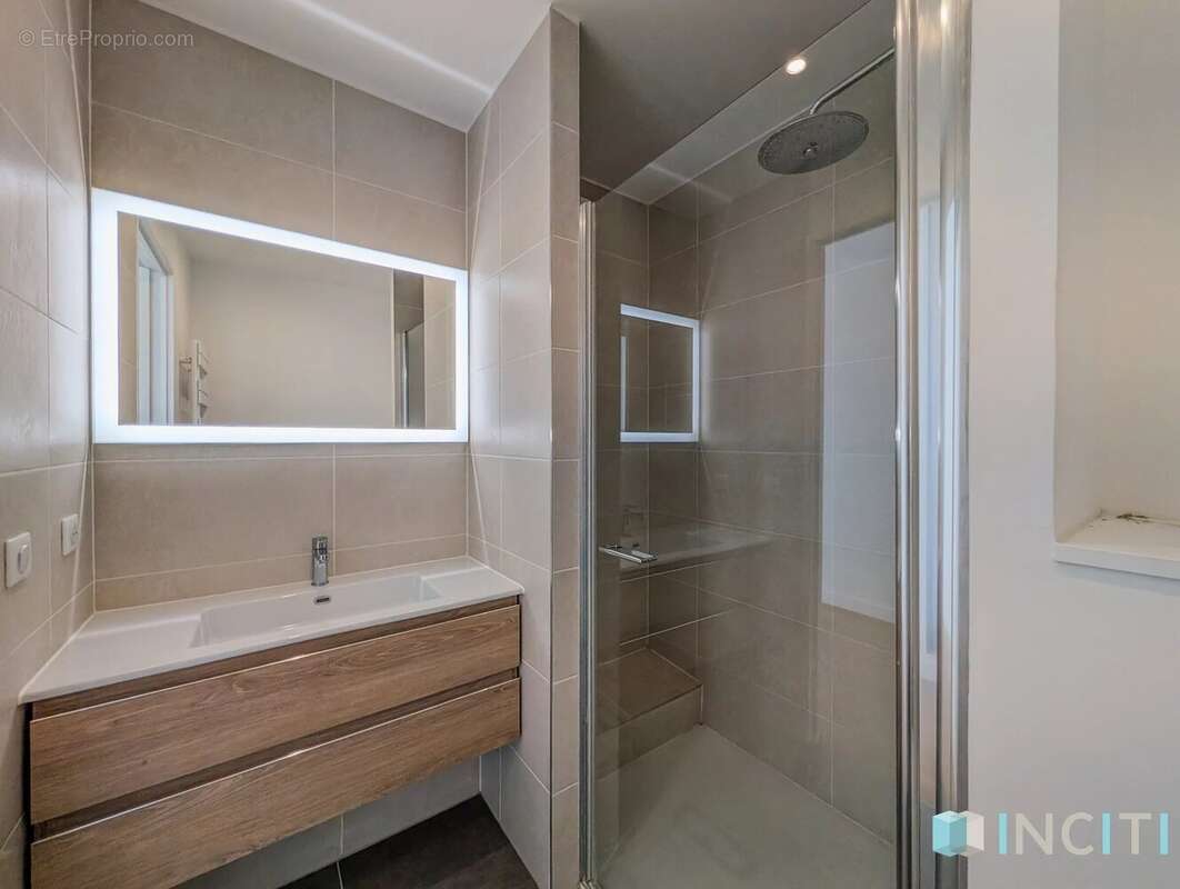 Appartement à ISSY-LES-MOULINEAUX