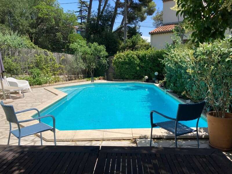 Maison avec studio indépendant et piscine – Cadre exceptionnel – Villeneuve-lès-Avignon - photo 8