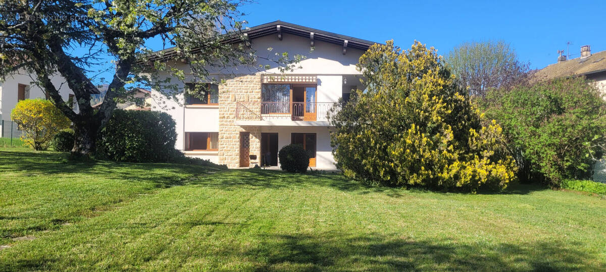 Maison à BELLEGARDE-SUR-VALSERINE