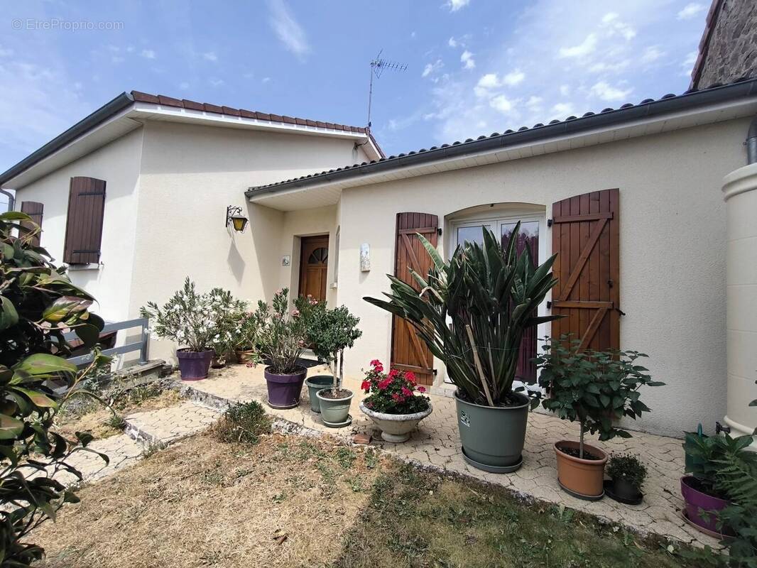 Maison à SAINT-JUNIEN