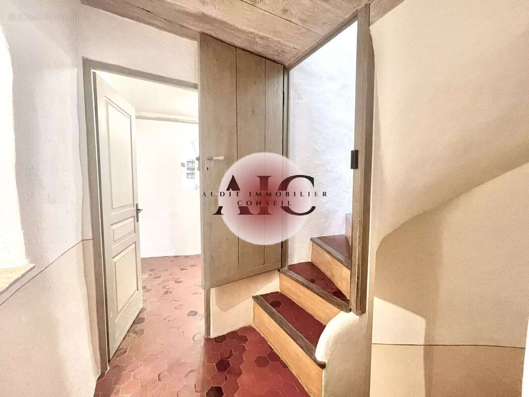 Appartement à FAYENCE
