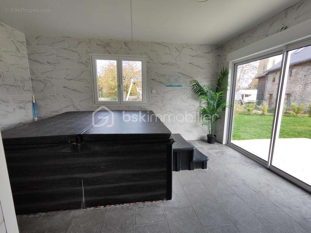 Maison à ROZ-SUR-COUESNON