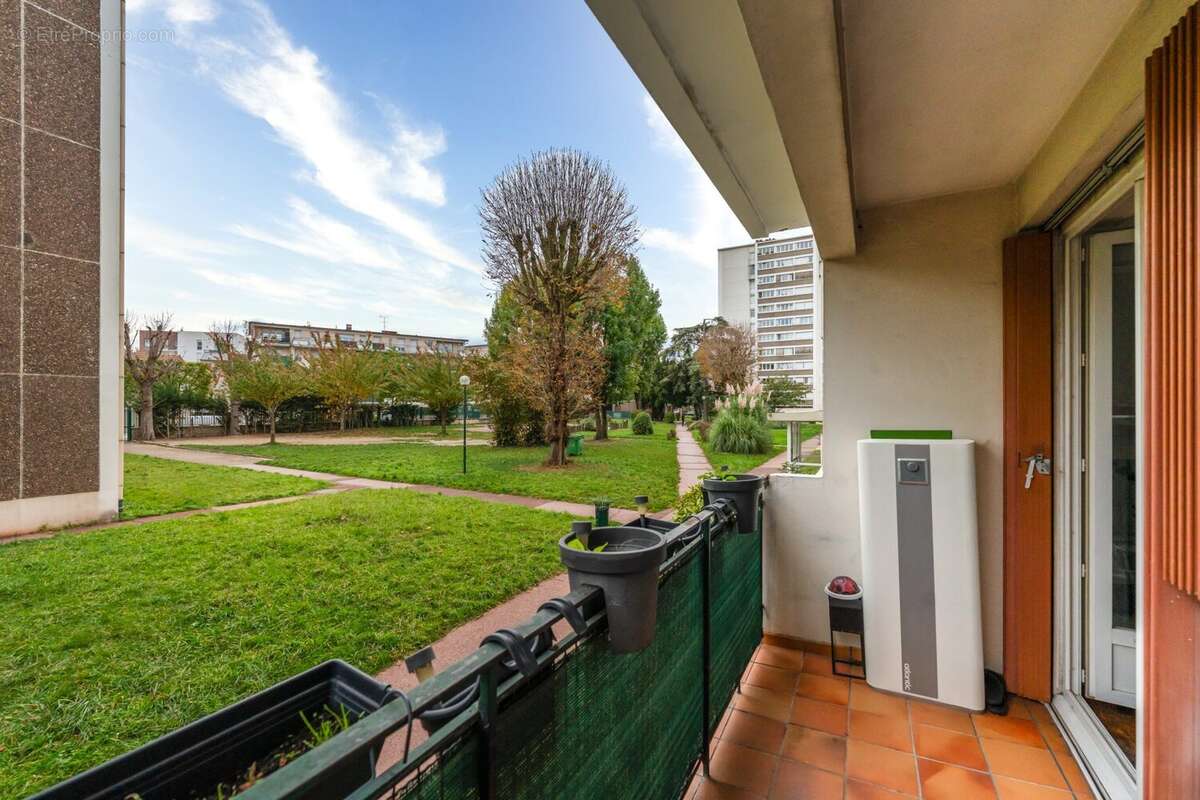 Appartement à LES PAVILLONS-SOUS-BOIS