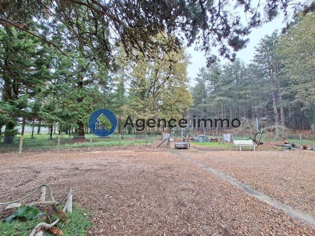 Maison à SAINT-OUEN-EN-BELIN