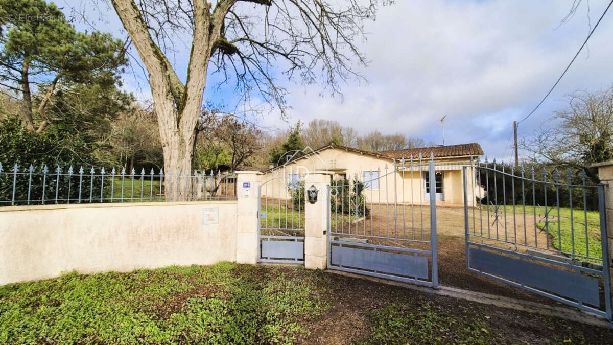 Maison à MONTPON-MENESTEROL