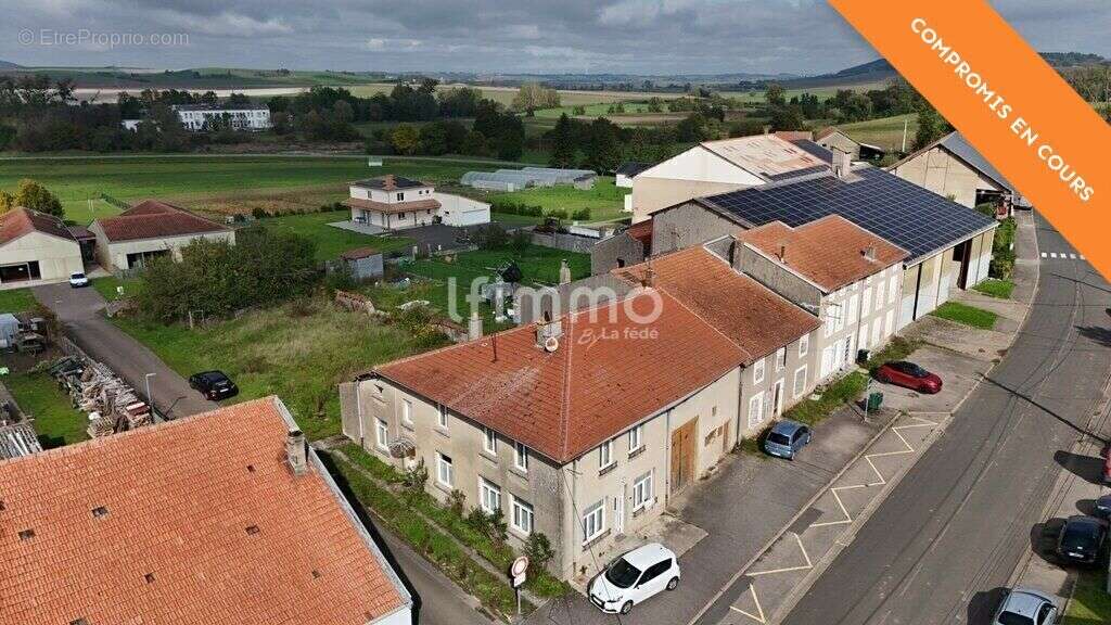 Sous Compromis : Bâtisse Historique, à vendre dans le Saulnois - photo 2