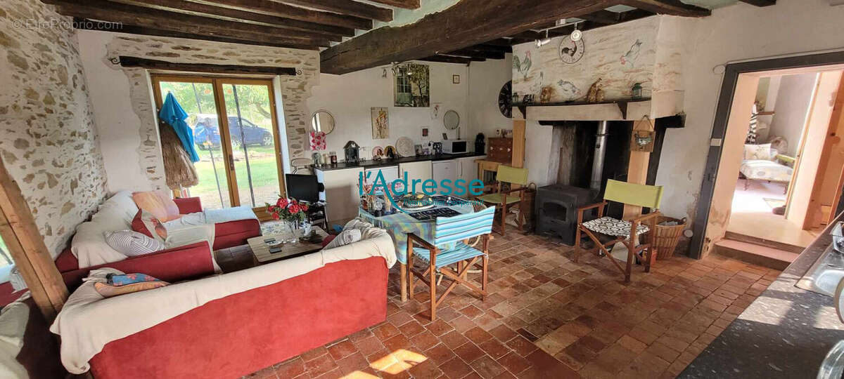 Maison à JUIGNE-DES-MOUTIERS