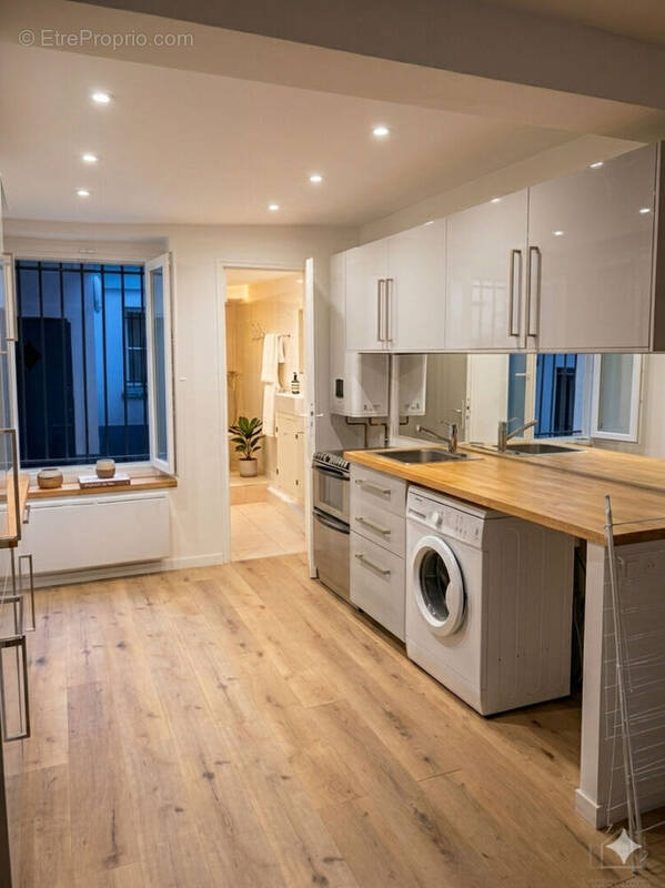 Appartement à PARIS-18E