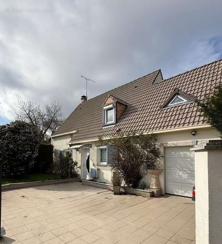 Maison à FAREMOUTIERS