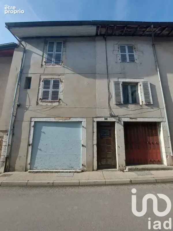 Maison 6 pièces 126 m² · à Arinthod · 126 m² · 23 000 €