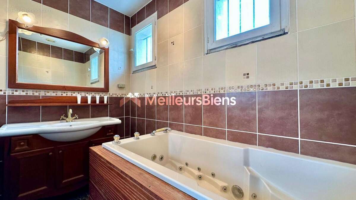 Maison à LE PLESSIS-ROBINSON