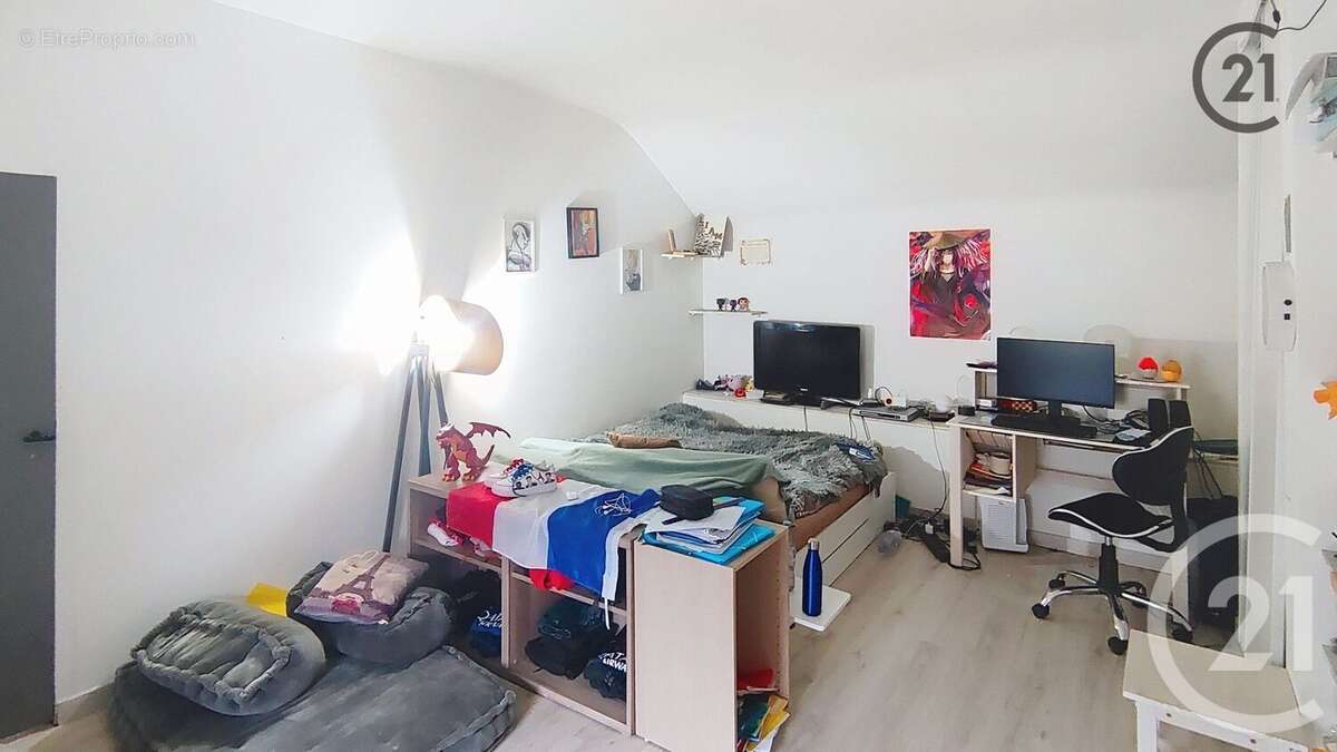 Maison à VERT-SAINT-DENIS