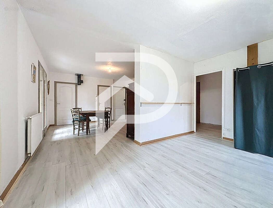 Maison à MONTELIMAR