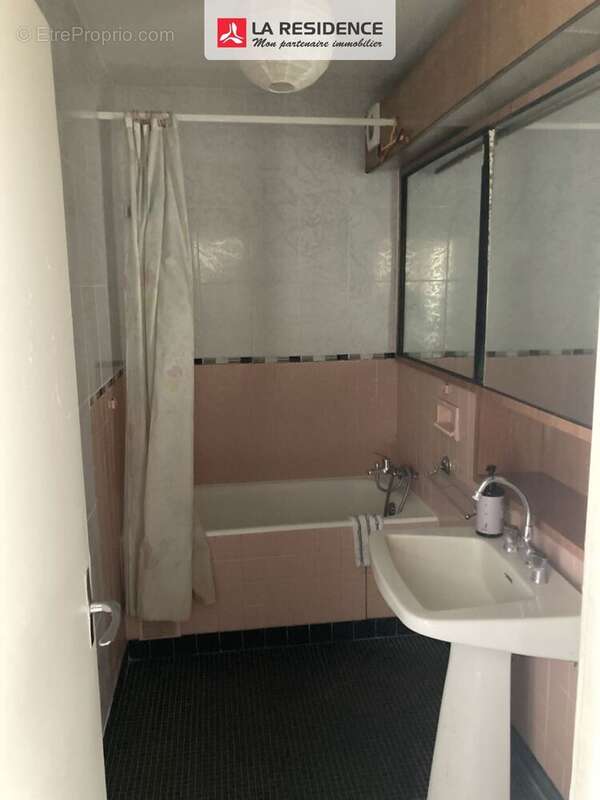 Appartement à PARIS-19E