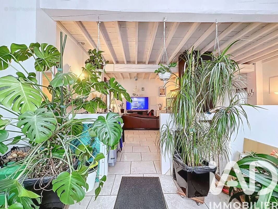 Photo 1 - Maison à VILLENEUVE-LES-MONTREAL