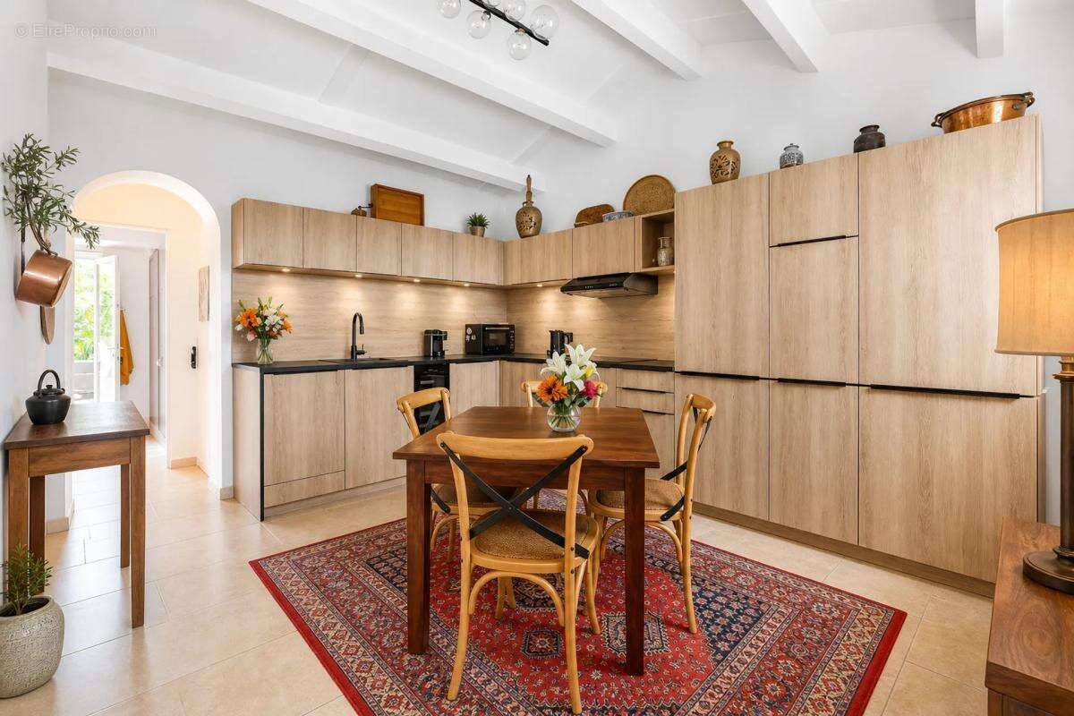 Maison à ROQUEBRUNE-SUR-ARGENS