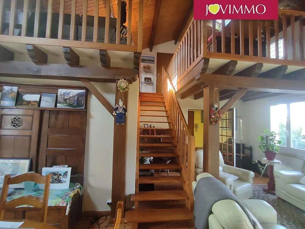 Maison à FONTAINE-LE-COMTE