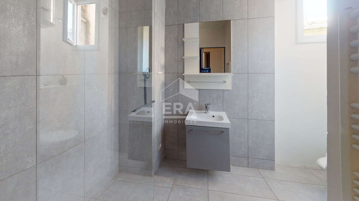Appartement à PARIS-19E