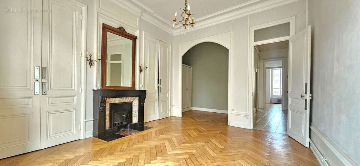 Appartement à LYON-8E